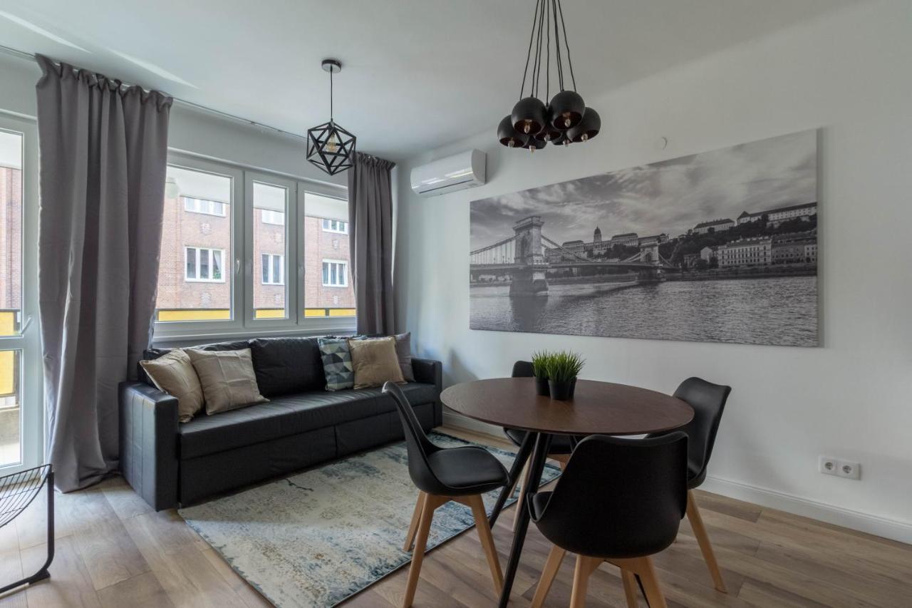Standard Apartment By Hi5 - Madach Budapest Ngoại thất bức ảnh