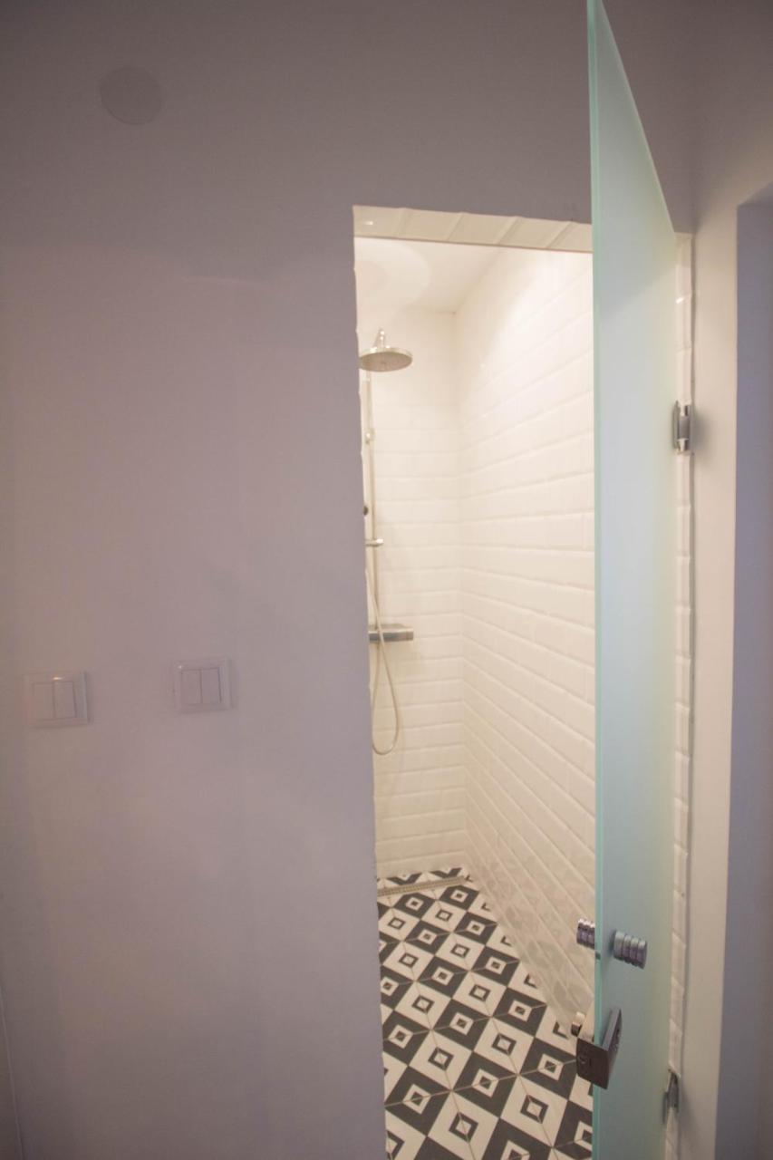 Standard Apartment By Hi5 - Madach Budapest Ngoại thất bức ảnh