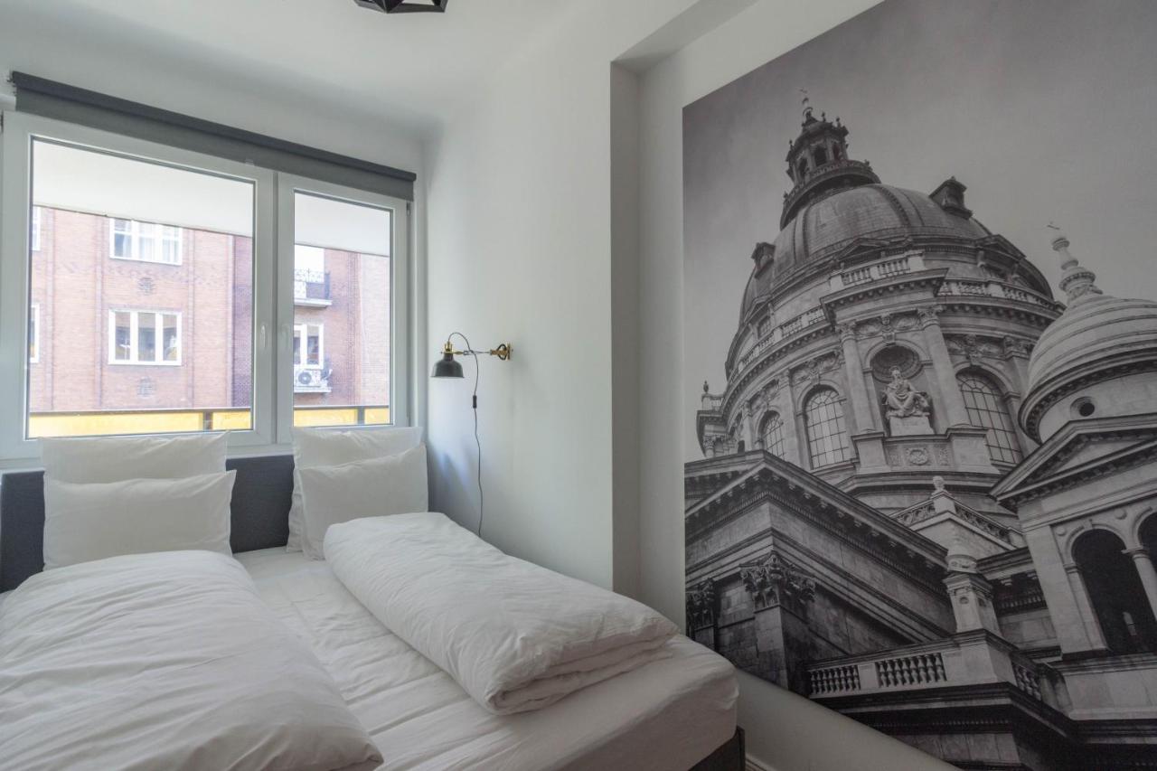 Standard Apartment By Hi5 - Madach Budapest Ngoại thất bức ảnh