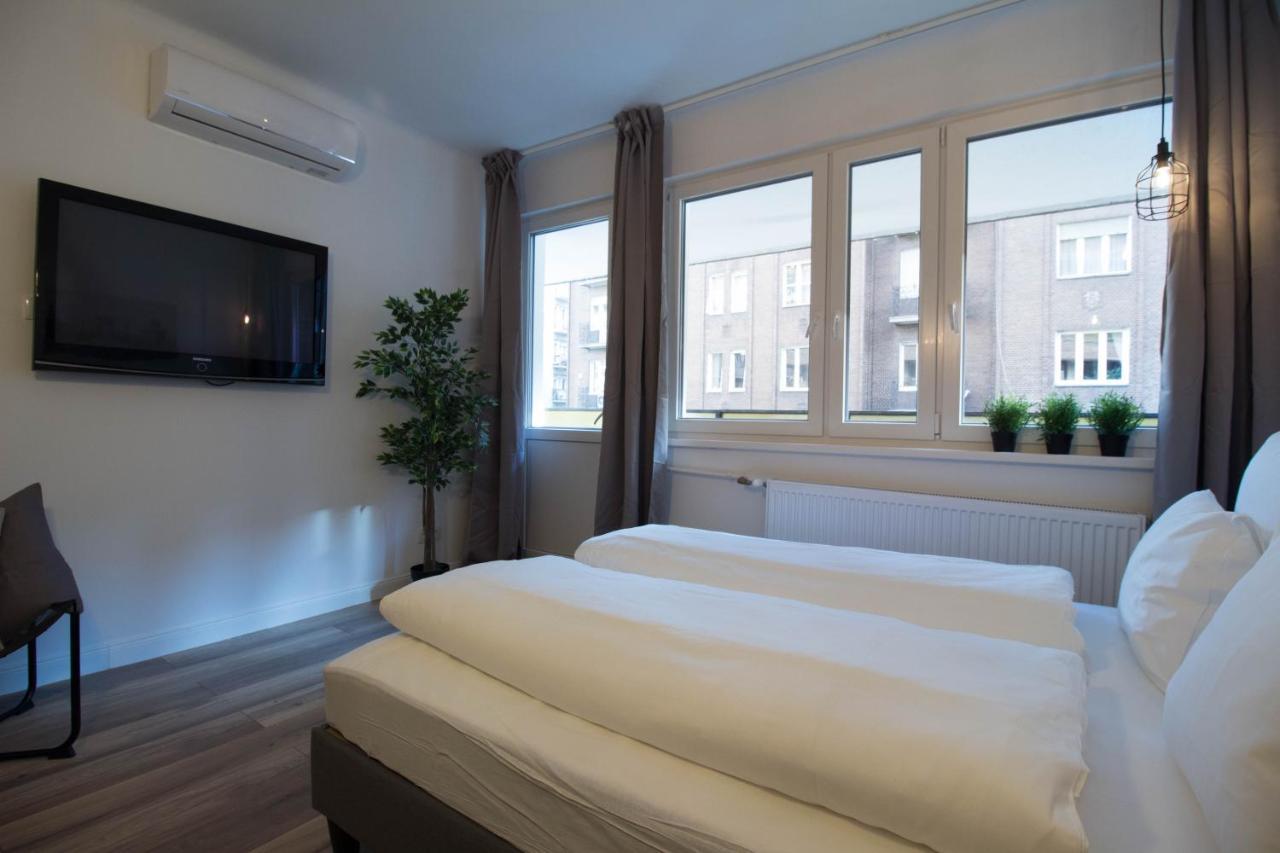 Standard Apartment By Hi5 - Madach Budapest Ngoại thất bức ảnh
